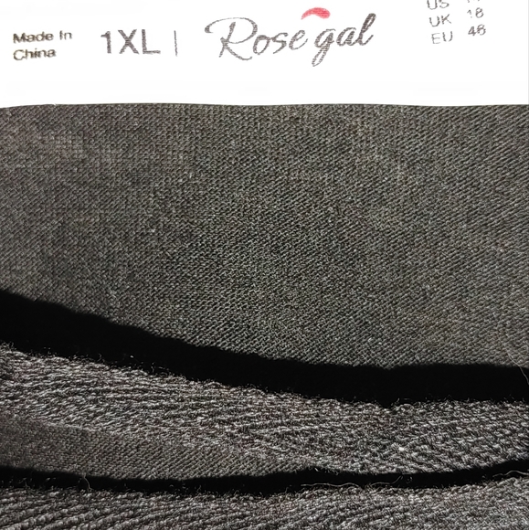 Rosegal black T with lace arms - Picture 5 of 5